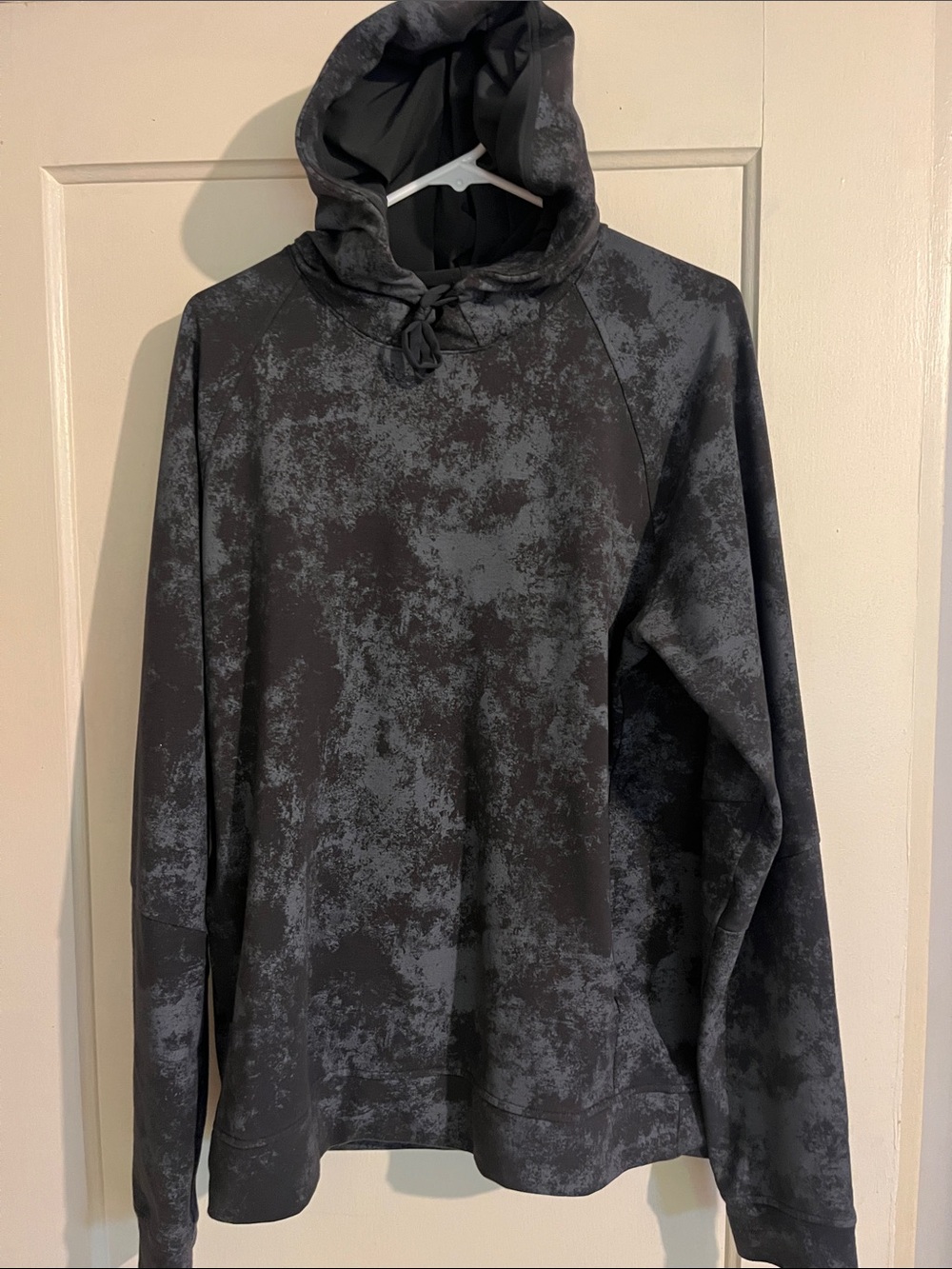 lululemon athletica Men's Black and Gray Hooded Pullover